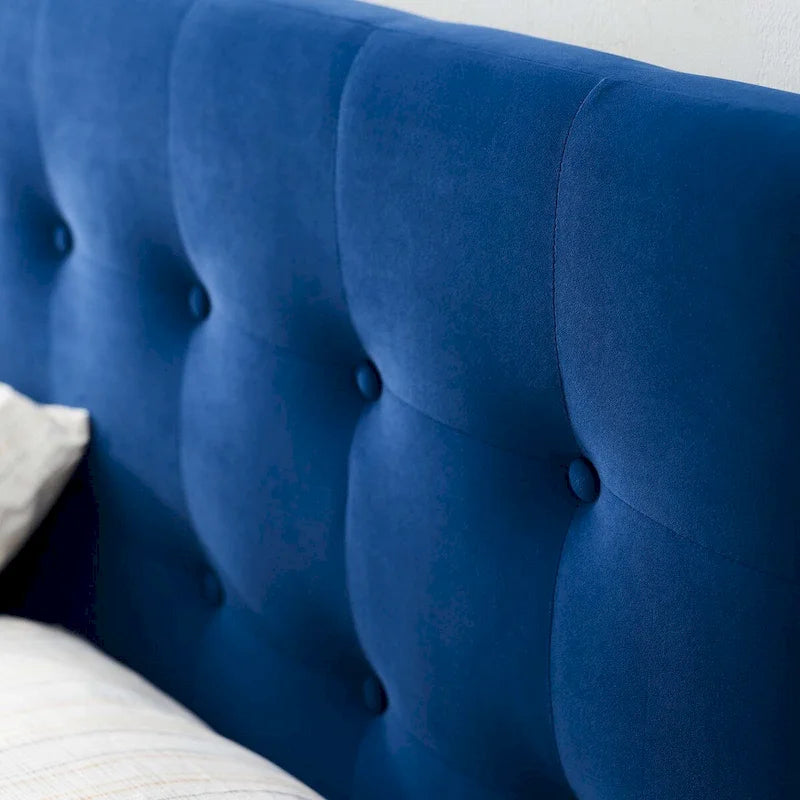 Carson Carrington Labbgard Queen Tufted Velvet Headboard