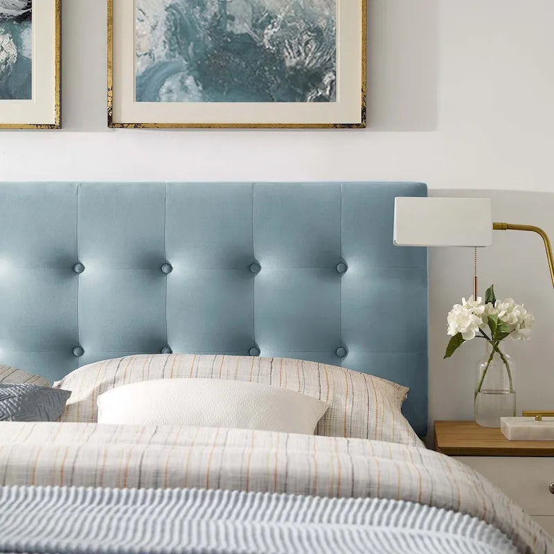 Carson Carrington Labbgard Queen Tufted Velvet Headboard